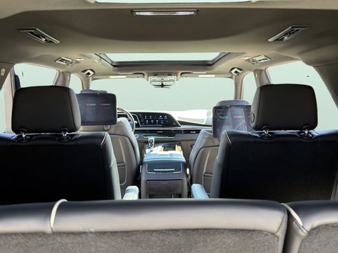 Used 2023 Cadillac Escalade Premium Luxury image 33