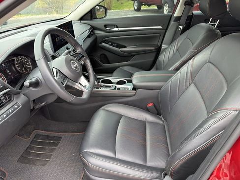 Used 2024 Nissan Altima 2.0 SR image 14