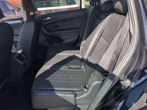 Used 2022 Volkswagen Tiguan SE image 26