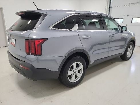 Used 2023 Kia Sorento LX FWD image 11