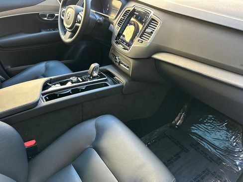 Certified 2025 Volvo XC90 B5 Core w/ Protection Package Premier image 18