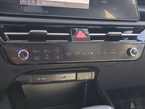 Certified 2025 Kia Niro EX FWD image 25