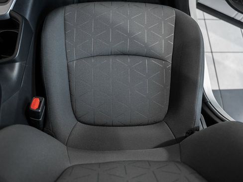 Used 2021 Toyota RAV4 XLE w/ Convenience Package FWD image 28