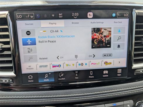 Used 2023 Chrysler Pacifica Touring-L w/ Uconnect Theater Family Group FWD image 14