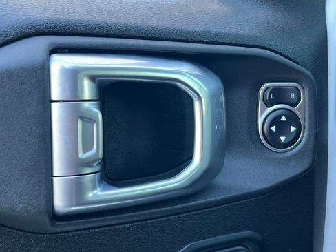 Used 2023 Jeep Wrangler Unlimited Rubicon 4xe image 13