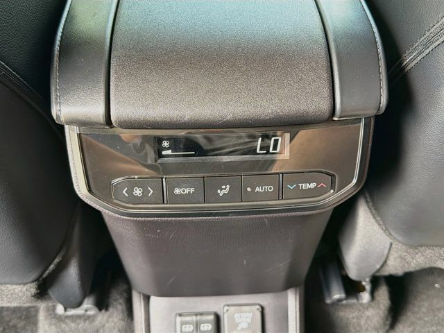 Used 2026 Toyota Highlander Limited AWD/4WD image 20