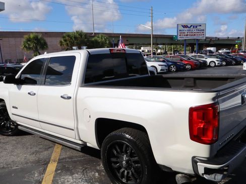 Used 2017 GMC Sierra 1500 SLT w/ SLT Premium Package AWD/4WD image 5