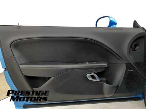 Used 2016 Dodge Challenger SRT RWD image 25