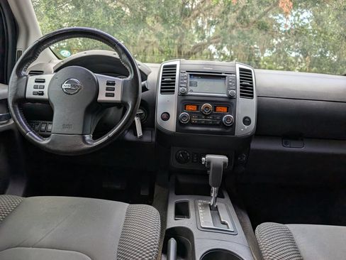 Used 2017 Nissan Frontier PRO-4X AWD/4WD image 10