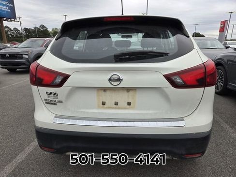 Used 2018 Nissan Rogue Sport S image 5