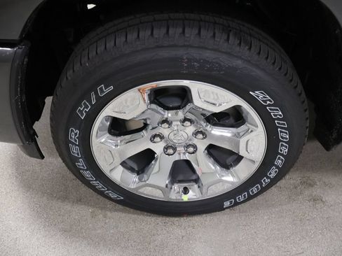 New 2026 RAM 1500 4x4 Quad Cab image 7