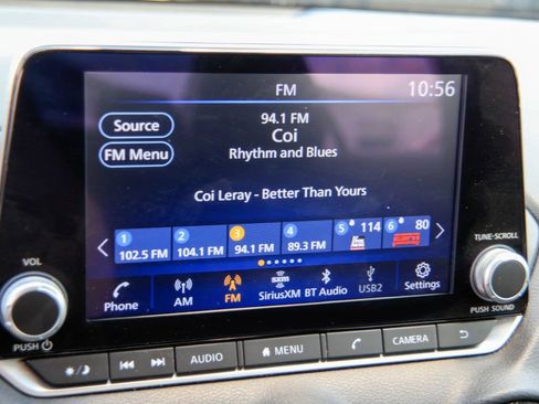 Used 2024 Nissan Sentra SV FWD image 3