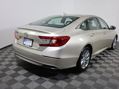 Used 2018 Honda Accord LX image 5