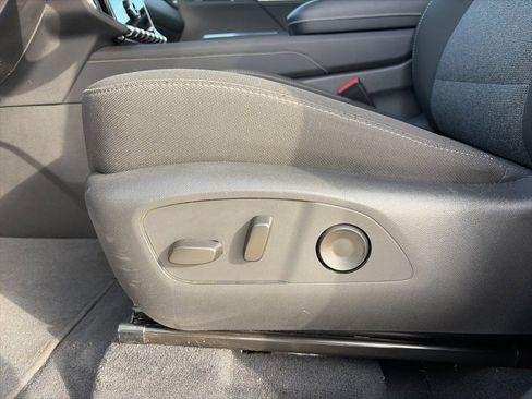 Used 2025 GMC Acadia Elevation image 15