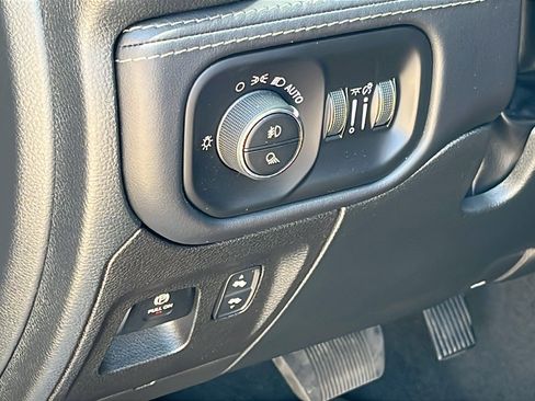 Used 2022 RAM 1500 Limited AWD/4WD image 13