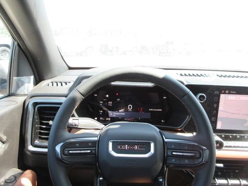 New 2026 GMC Canyon AT4 w/ Technology Plus Package AWD/4WD image 20