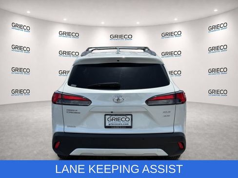 Used 2022 Toyota Corolla Cross XLE w/ Convenience Package AWD/4WD image 6