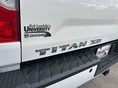 Used 2019 Nissan Titan PRO-4X w/ Pro-4x Convenience Package image 20