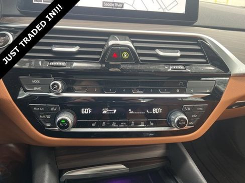 Used 2023 BMW 530i xDrive w/ Premium Package image 10