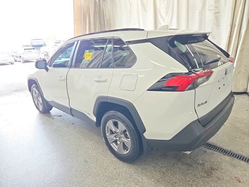 Used 2024 Toyota RAV4 LE AWD/4WD image 8