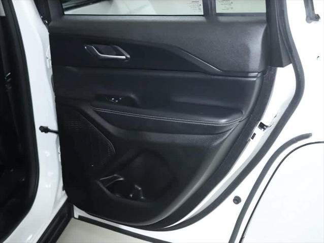 Used 2023 Jeep Grand Cherokee Laredo AWD/4WD image 32