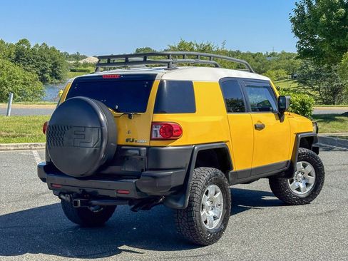 Used 2007 Toyota FJ Cruiser 4WD image 12