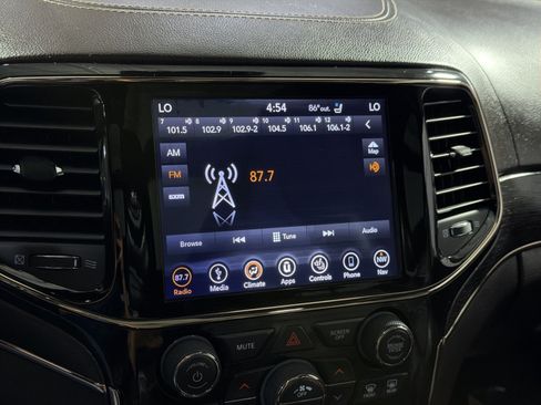 Used 2019 Jeep Grand Cherokee Summit w/ Skid Plate Group AWD/4WD image 33