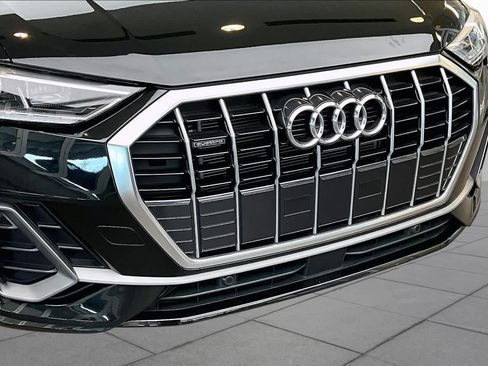 Certified 2023 Audi Q3 2.0T Premium w/ Convenience Package AWD/4WD image 32