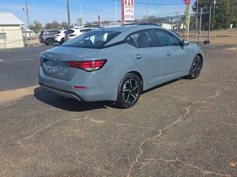 Used 2024 Nissan Sentra SV FWD image 3