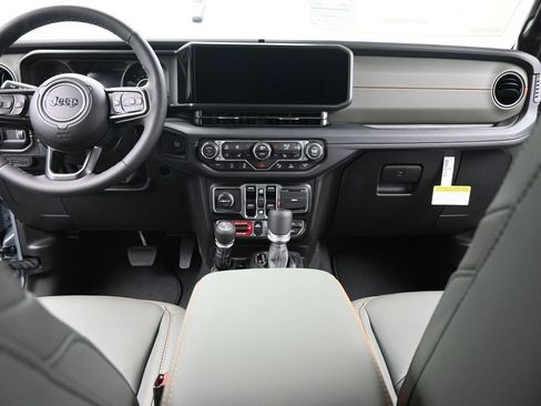 New 2025 Jeep Gladiator Mojave w/ Safety Group image 24