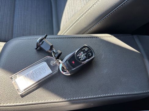 Used 2025 Buick Envista Preferred image 22