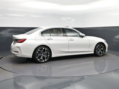 Certified 2025 BMW 330i Sedan RWD image 8