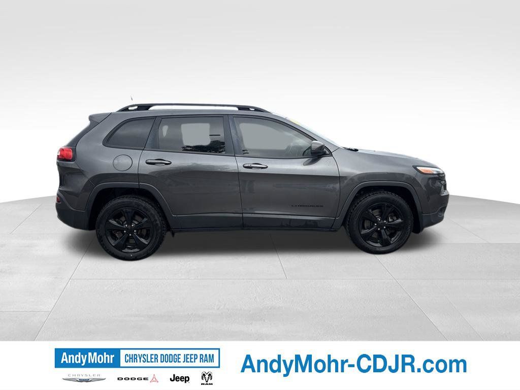 Used 2017 Jeep Cherokee Limited AWD/4WD image 8