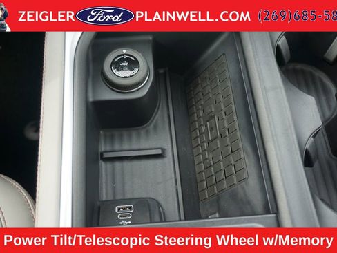 Used 2025 Ford Expedition Max Active AWD/4WD image 24