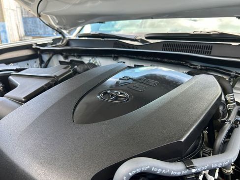 Used 2022 Toyota Tacoma SR5 RWD image 30