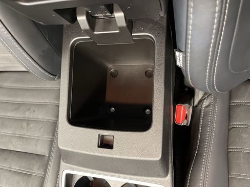 Used 2024 Mitsubishi Outlander SE Black Edition image 11