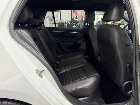 Used 2015 Volkswagen Golf 4-Door FWD image 16