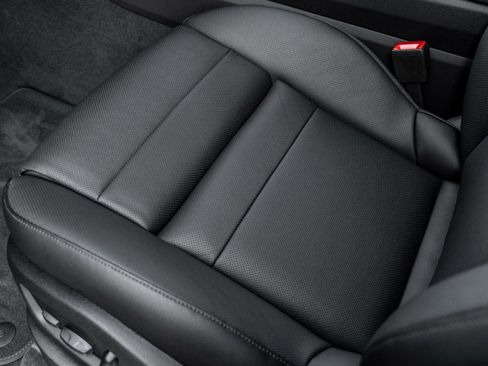 Certified 2025 Porsche Cayenne image 20