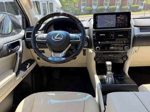 Used 2023 Lexus GX 460 Premium w/ Premium Package AWD/4WD image 8