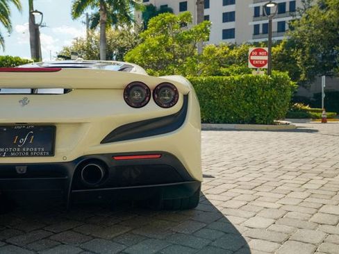 Used 2021 Ferrari F8 Tributo image 26