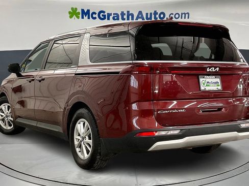 Used 2022 Kia Carnival LX w/ Paint Protection Package FWD image 3