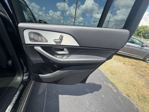 Used 2025 Mercedes-Benz GLS 450 4MATIC image 21