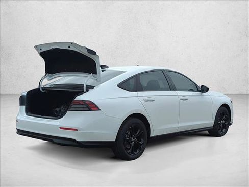 Used 2025 Honda Accord SE image 2