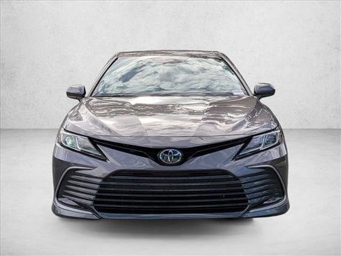 Used 2021 Toyota Camry LE image 2