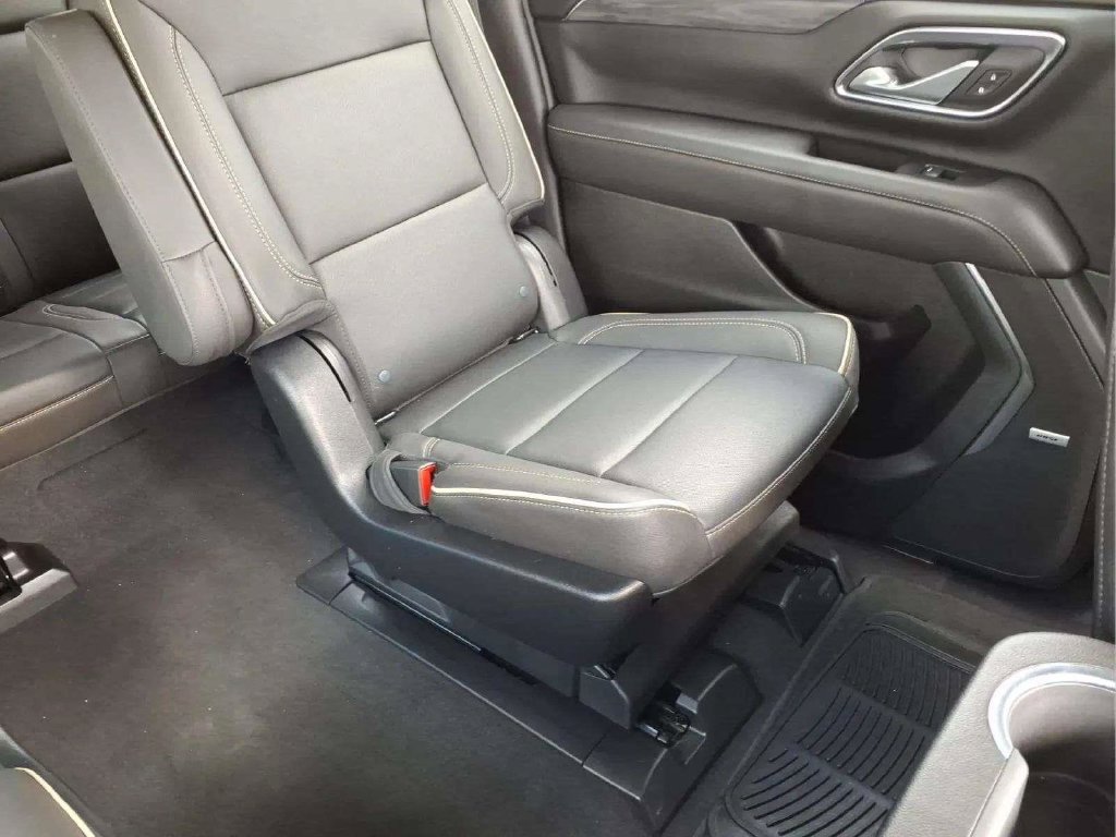 Used 2023 GMC Yukon XL SLT w/ SLT Premium Package RWD image 17