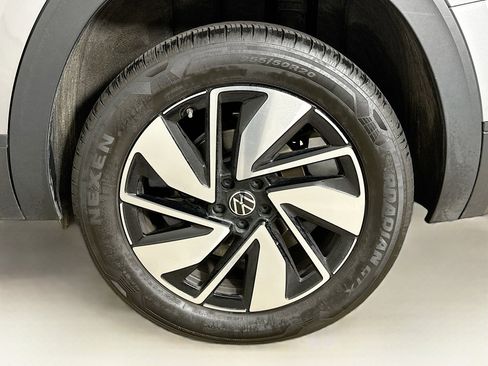 Used 2025 Volkswagen Atlas SE image 11