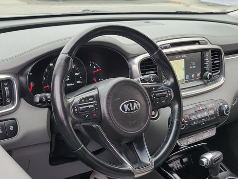 Used 2017 Kia Sorento SX AWD/4WD image 9