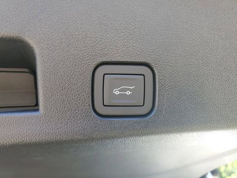New 2026 Chevrolet Traverse LT FWD image 10