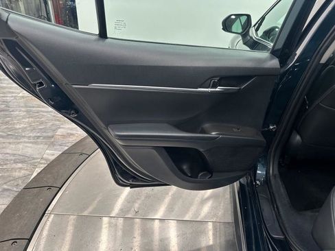 Used 2021 Toyota Camry SE image 35