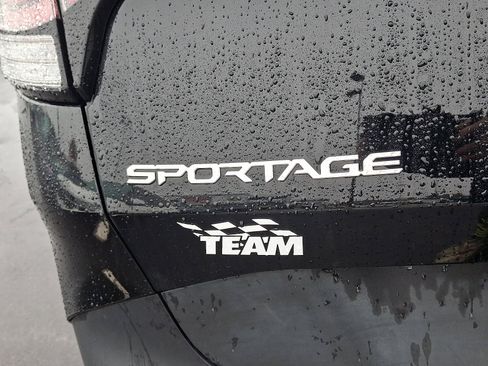 Used 2024 Kia Sportage EX image 33